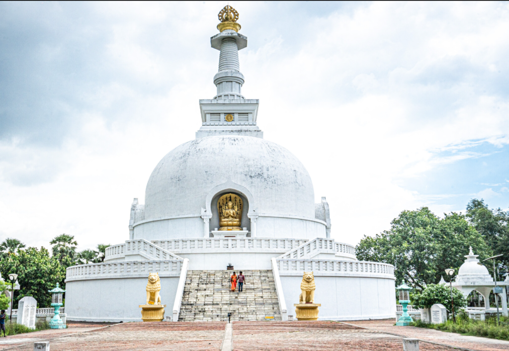 राजगीर का विश्‍व शान्ति स्‍तूप: आत्‍म शान्ति और आनंद दोनों एक स्‍थान पर